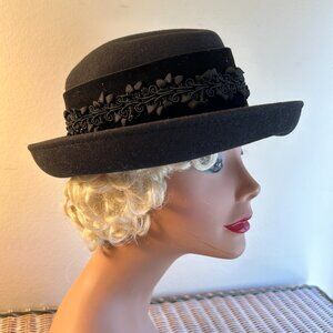 Wool and velvet fashion hat